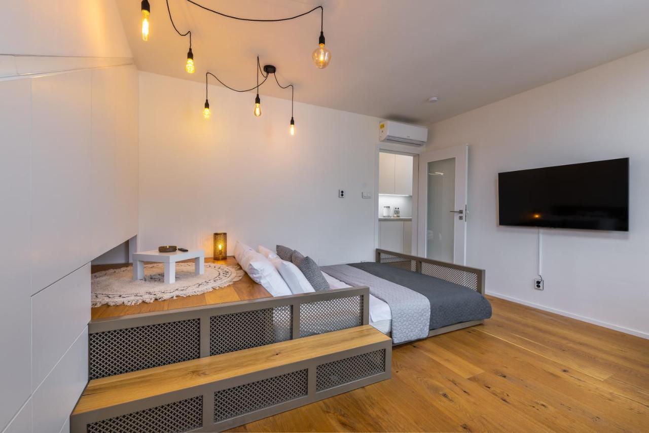 Luxurious, Charming Studio Perfect For Couples Praga Exterior foto