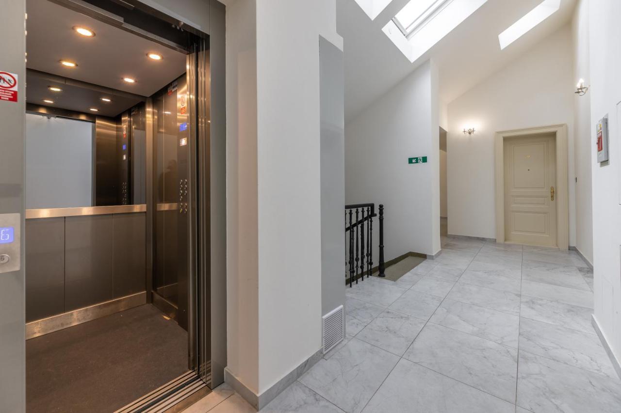 Luxurious, Charming Studio Perfect For Couples Praga Exterior foto